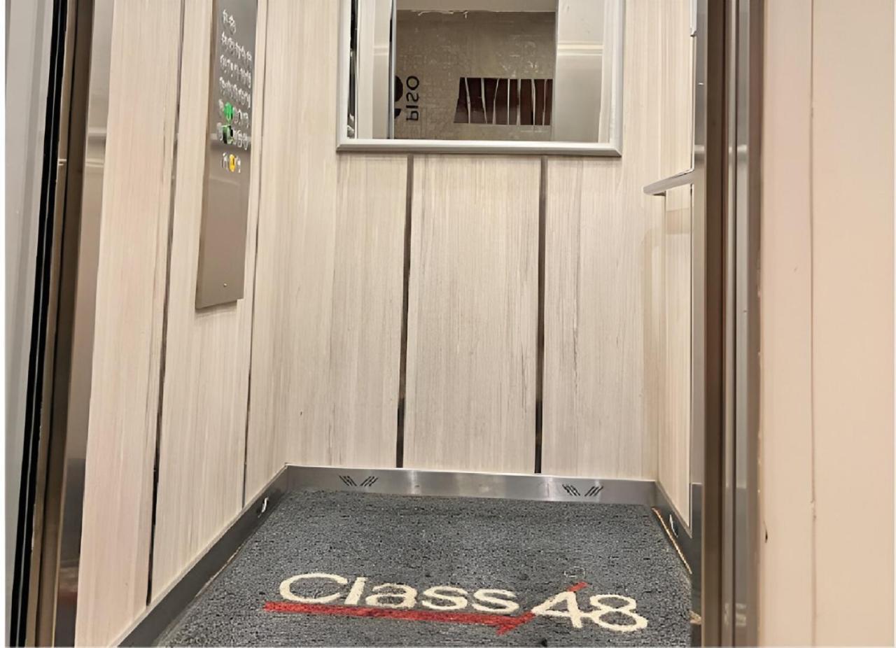 Class 48, 萨瓦内塔 外观 照片